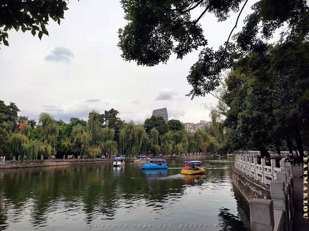 Kunming - Parc Cuihu - 01.jpg